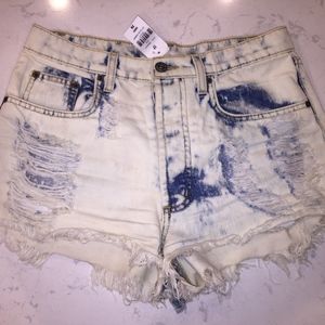 LF NEVER WORN CARMAR SHORTS